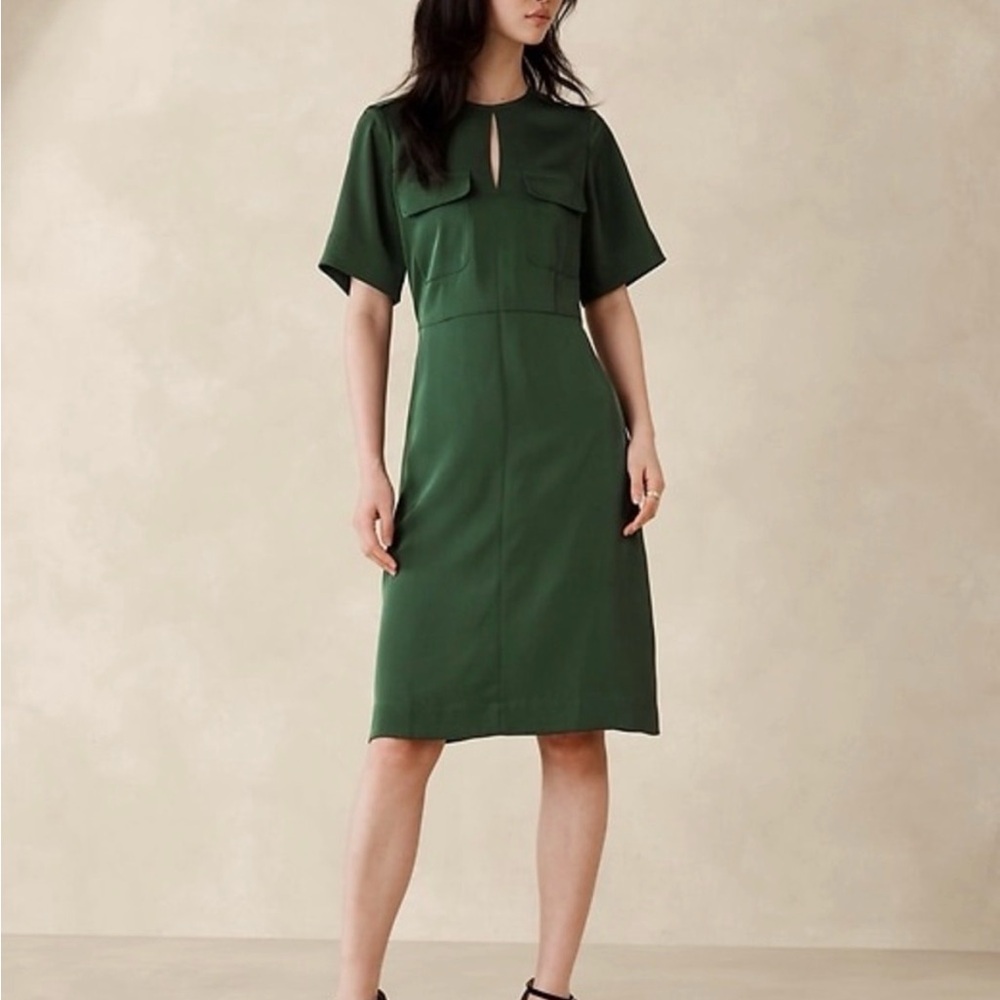 Forest Green Short Sleeve Fully Lined Knee Length Dress